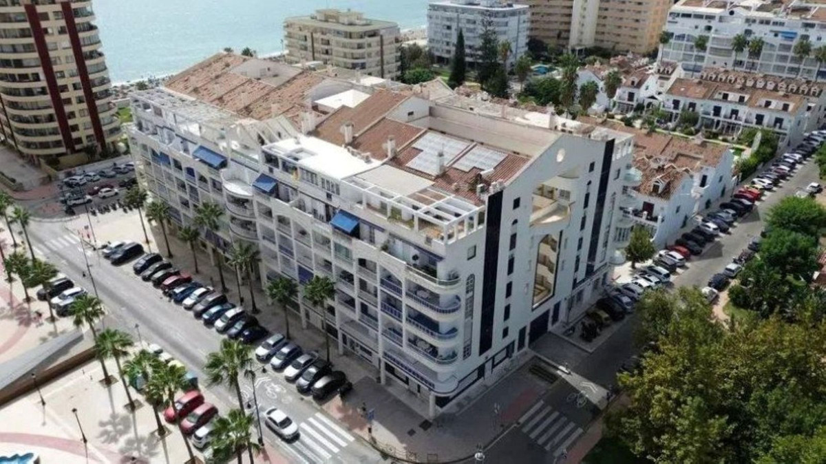 3 Bed Apartment for sale in Fuengirola Costa Del Sol, Málaga, Spain