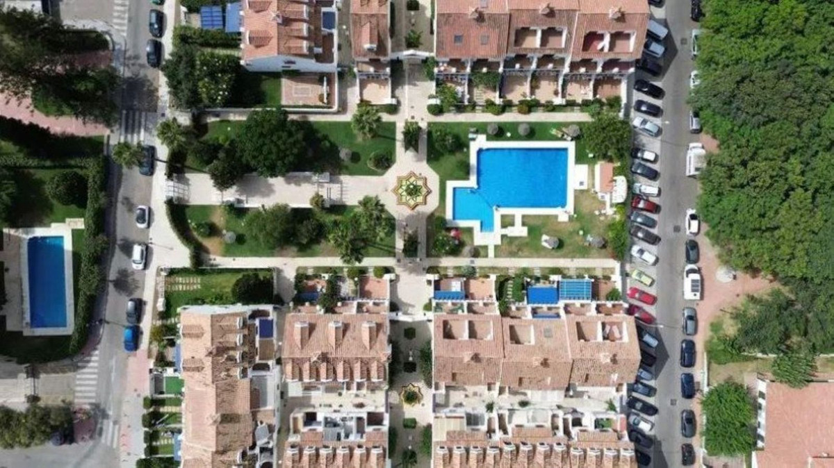 3 Bed Apartment for sale in Fuengirola Costa Del Sol, Málaga, Spain