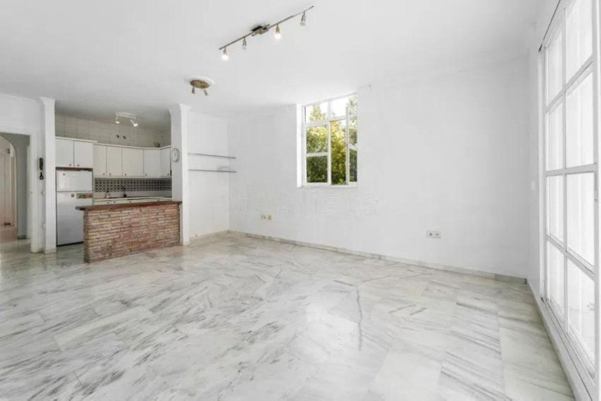 3 Bed Apartment for sale in Fuengirola Costa Del Sol, Málaga, Spain