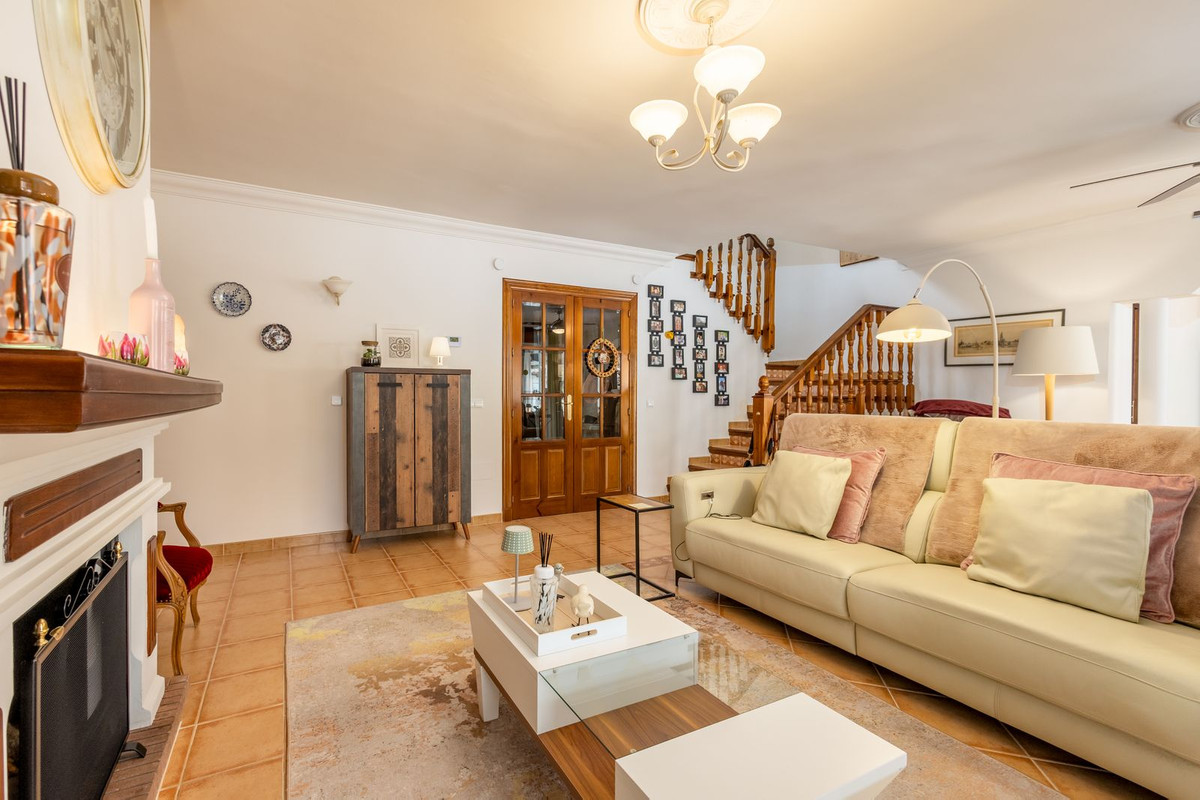 3 Bed Townhouse for sale in Coín Costa Del Sol, Málaga, Spain
