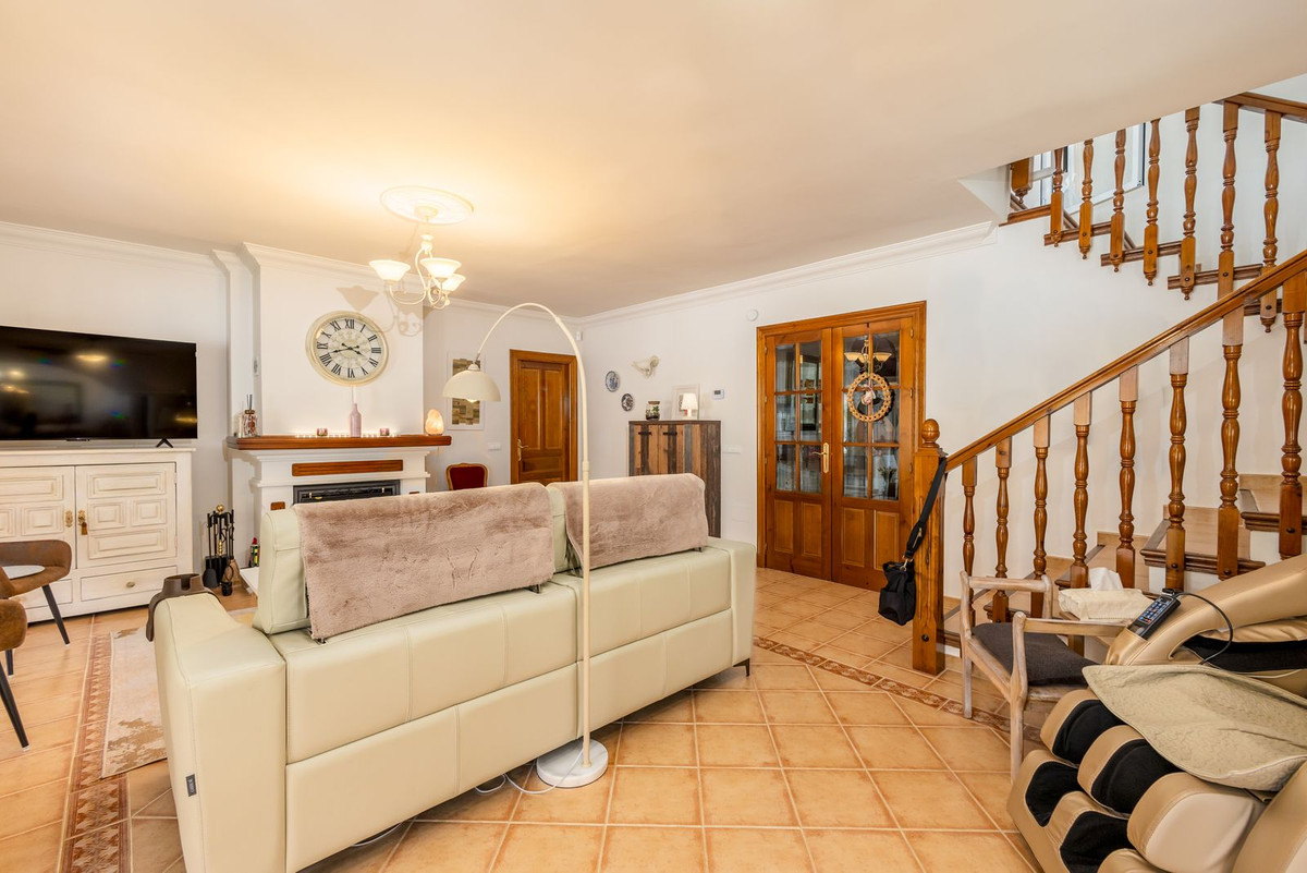3 Bed Townhouse for sale in Coín Costa Del Sol, Málaga, Spain