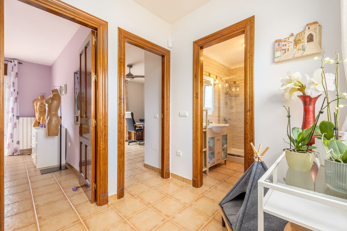 3 Bed Townhouse for sale in Coín Costa Del Sol, Málaga, Spain