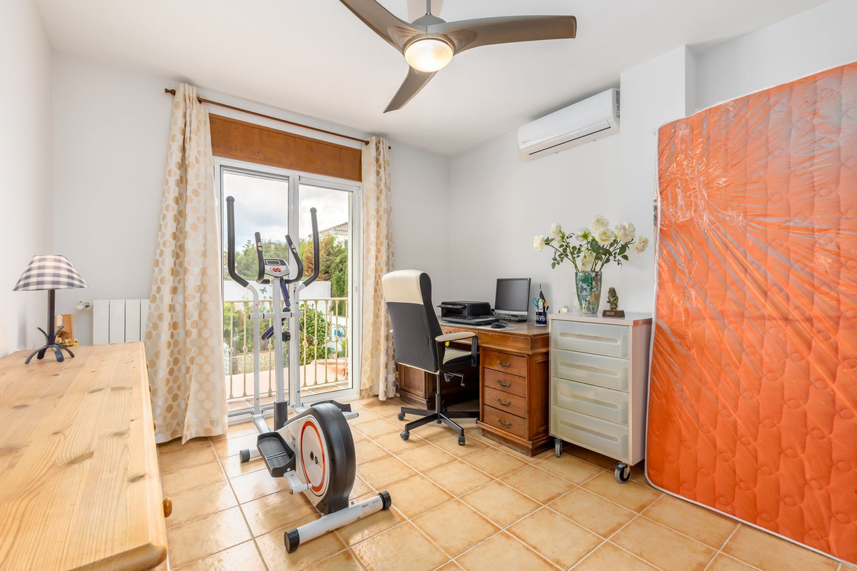 3 Bed Townhouse for sale in Coín Costa Del Sol, Málaga, Spain