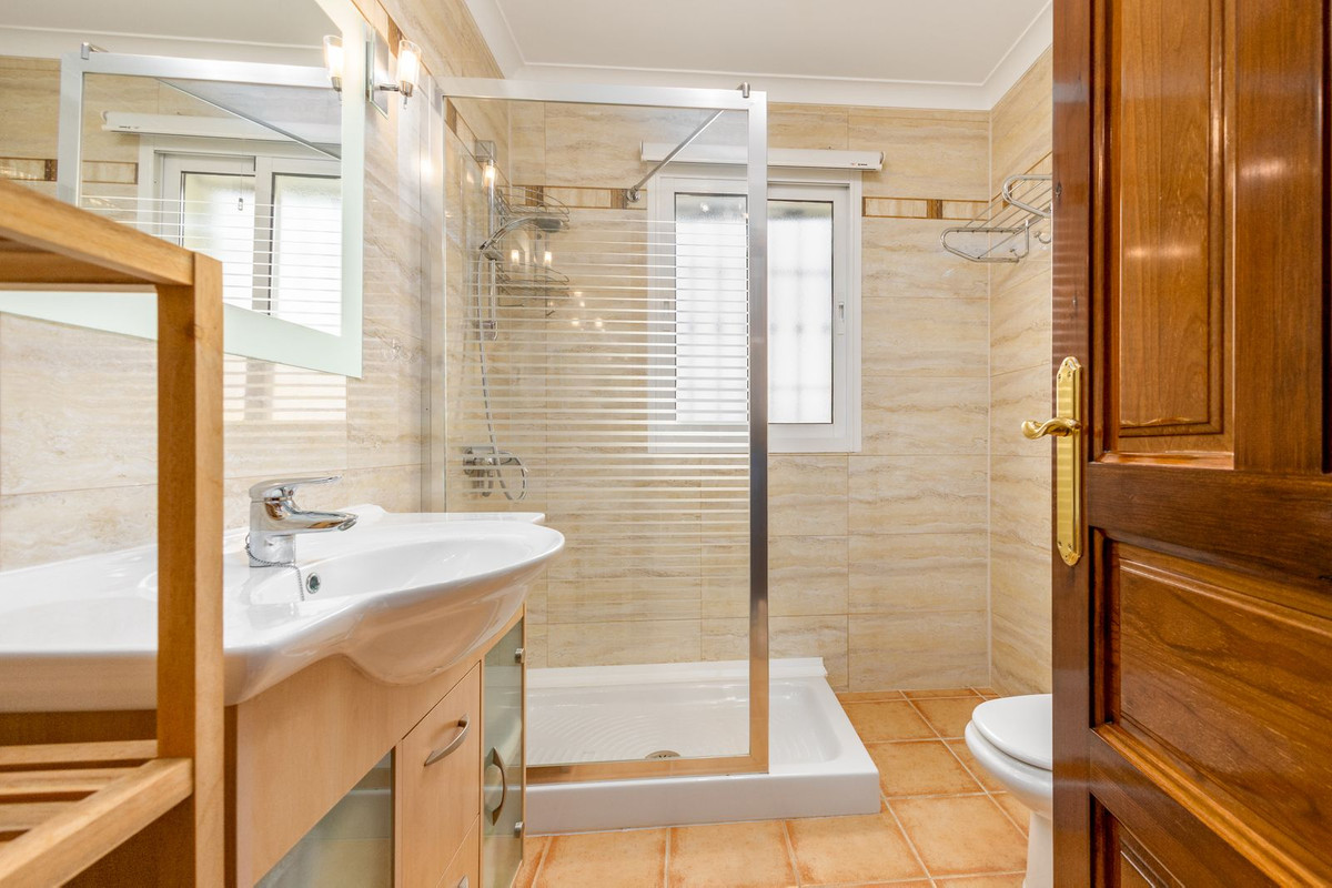 3 Bed Townhouse for sale in Coín Costa Del Sol, Málaga, Spain