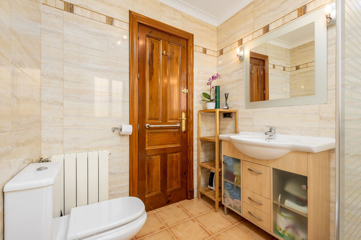 3 Bed Townhouse for sale in Coín Costa Del Sol, Málaga, Spain