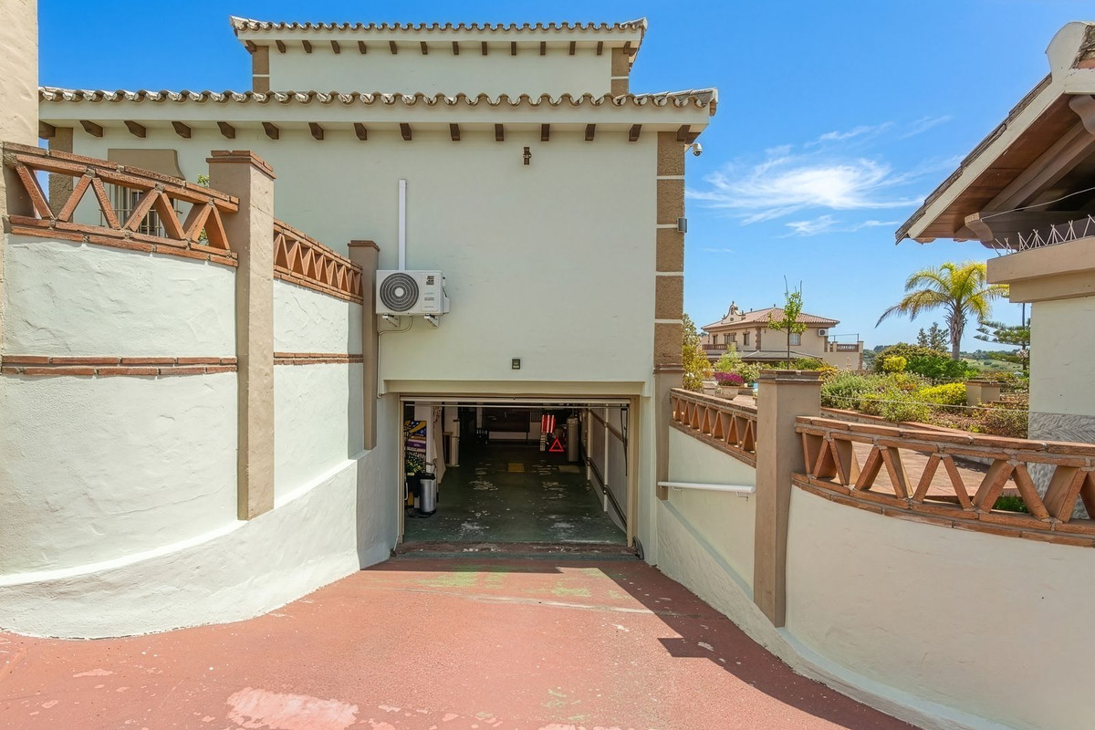 3 Bed Townhouse for sale in Coín Costa Del Sol, Málaga, Spain