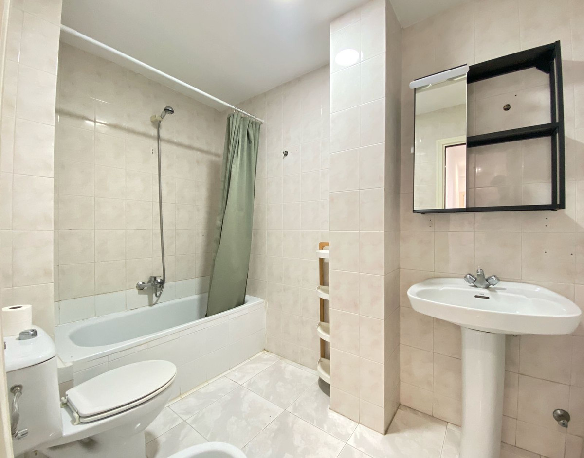 3 Bed Apartment for sale in Marbella Costa Del Sol, Málaga, Spain