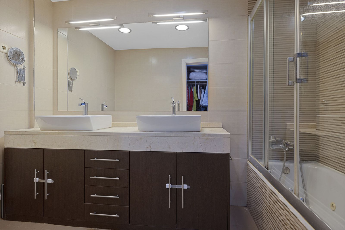 2 Bed Apartment for sale in Torrequebrada Costa Del Sol, Málaga, Spain