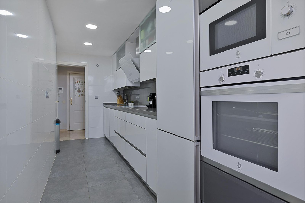 2 Bed Apartment for sale in Torrequebrada Costa Del Sol, Málaga, Spain
