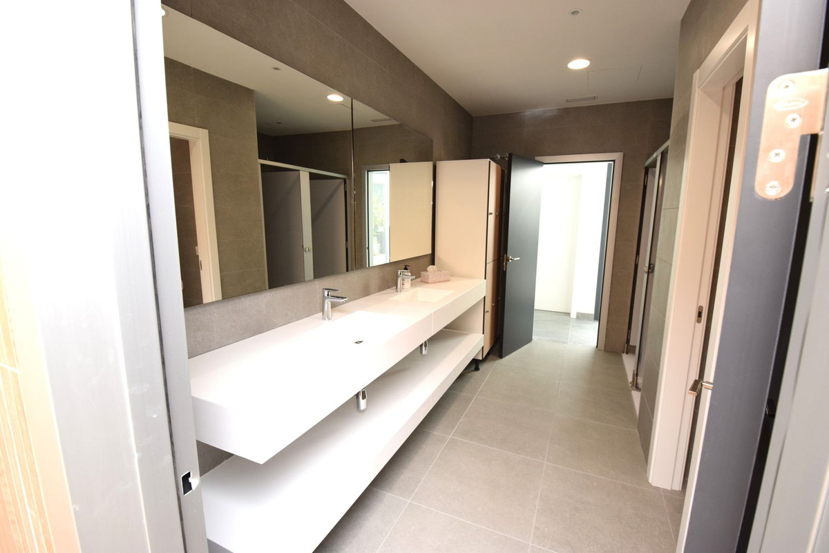 Se vende Apartamento Planta Media de 3 dormitorios en Costa Del Sol, Málaga, España