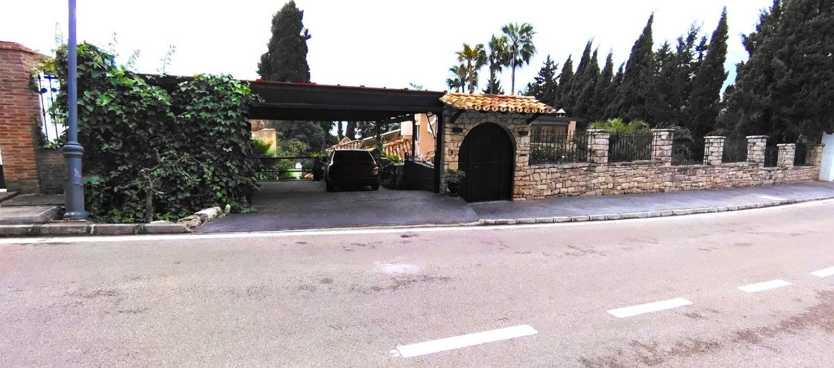 3 Bed Townhouse for sale in Río Real Costa Del Sol, Málaga, Spain