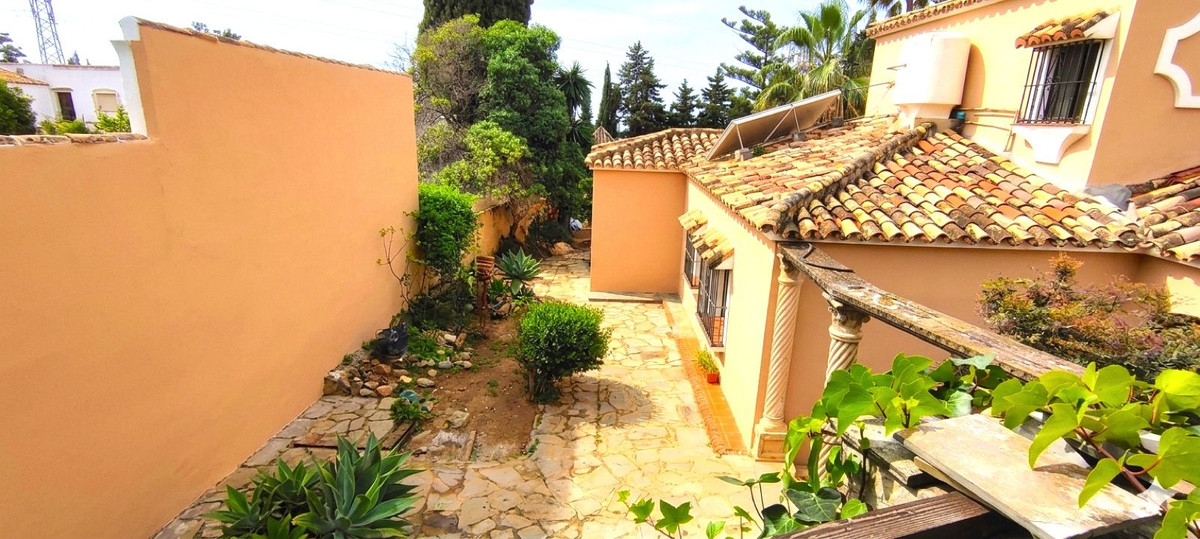 3 Bed Townhouse for sale in Río Real Costa Del Sol, Málaga, Spain