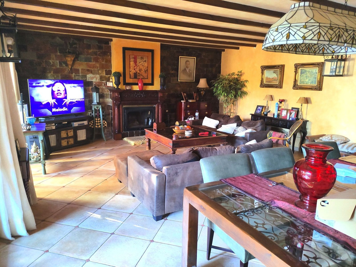 3 Bed Townhouse for sale in Río Real Costa Del Sol, Málaga, Spain