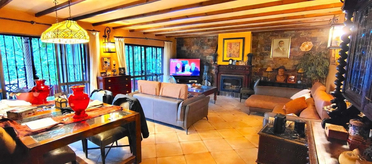 3 Bed Townhouse for sale in Río Real Costa Del Sol, Málaga, Spain