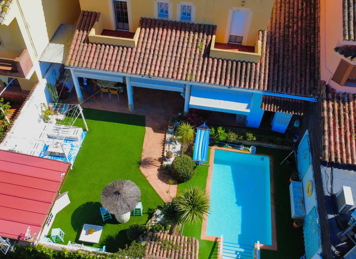 5 Bed Townhouse for sale in Casares Costa Del Sol, Málaga, Spain