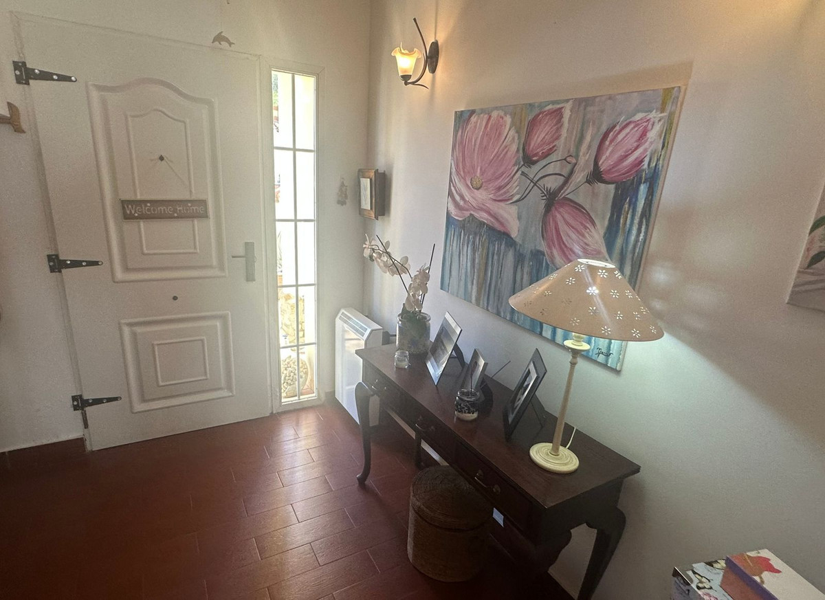 5 Bed Townhouse for sale in Casares Costa Del Sol, Málaga, Spain