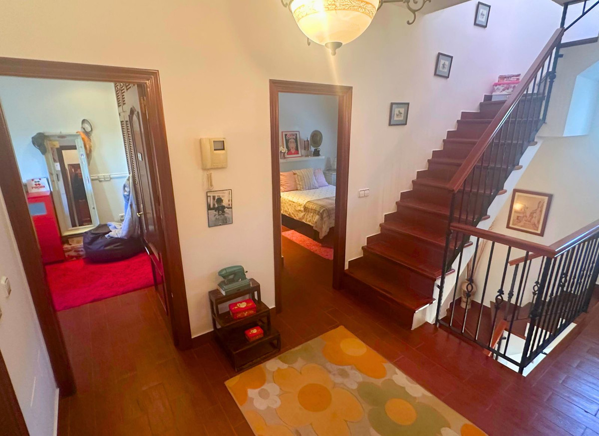 5 Bed Townhouse for sale in Casares Costa Del Sol, Málaga, Spain