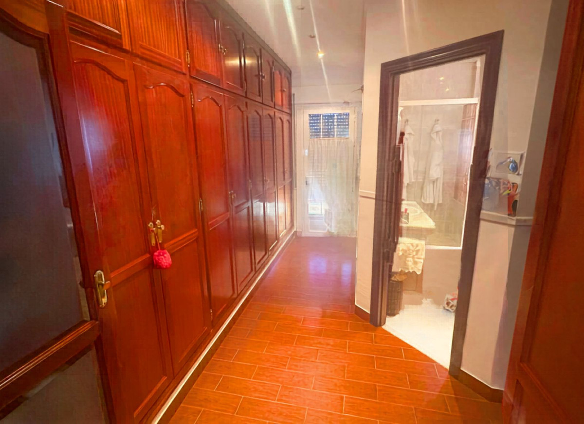5 Bed Townhouse for sale in Casares Costa Del Sol, Málaga, Spain