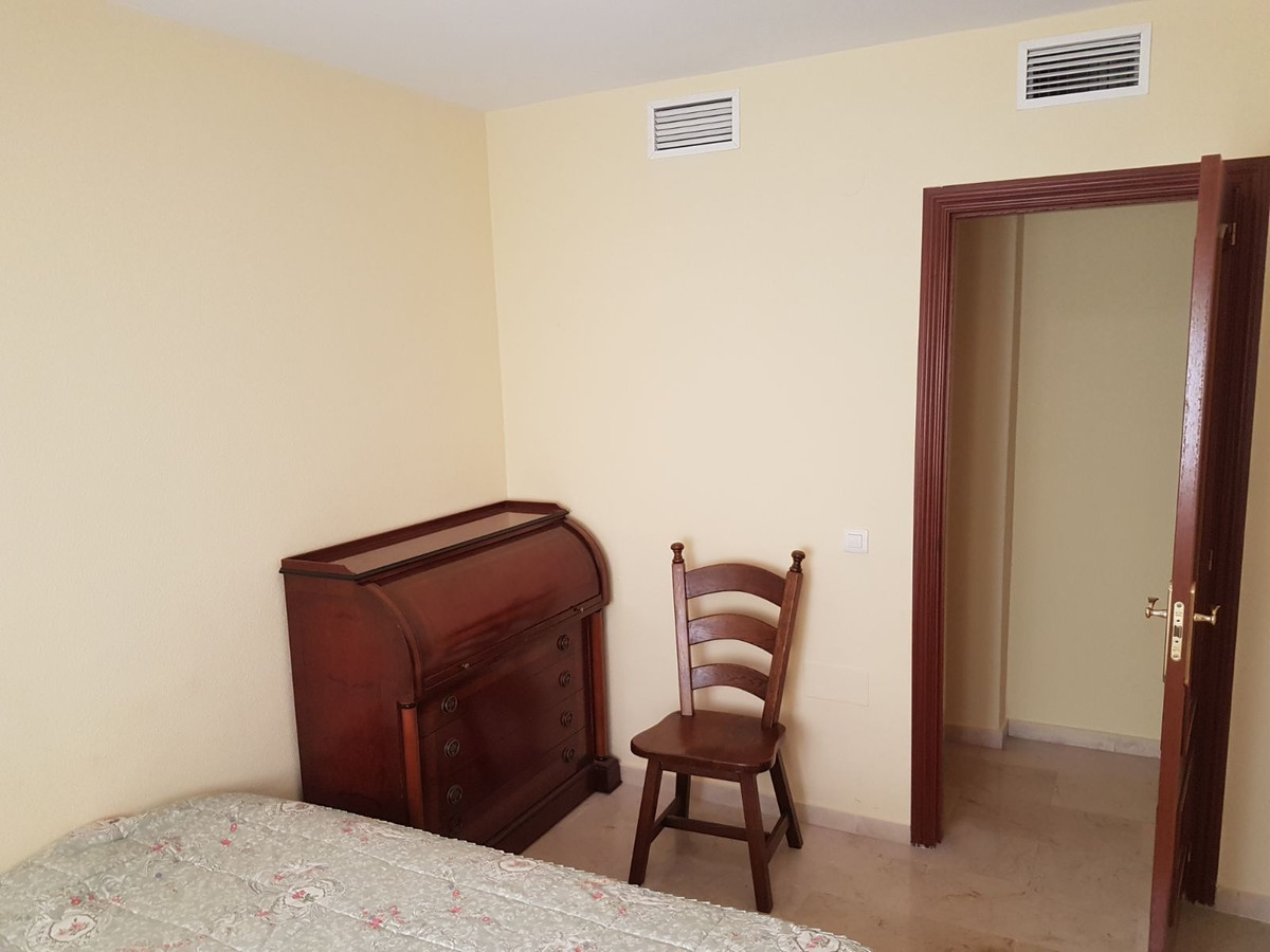 Se vende Apartamento Planta Media de 2 dormitorios en Costa Del Sol, Málaga, España
