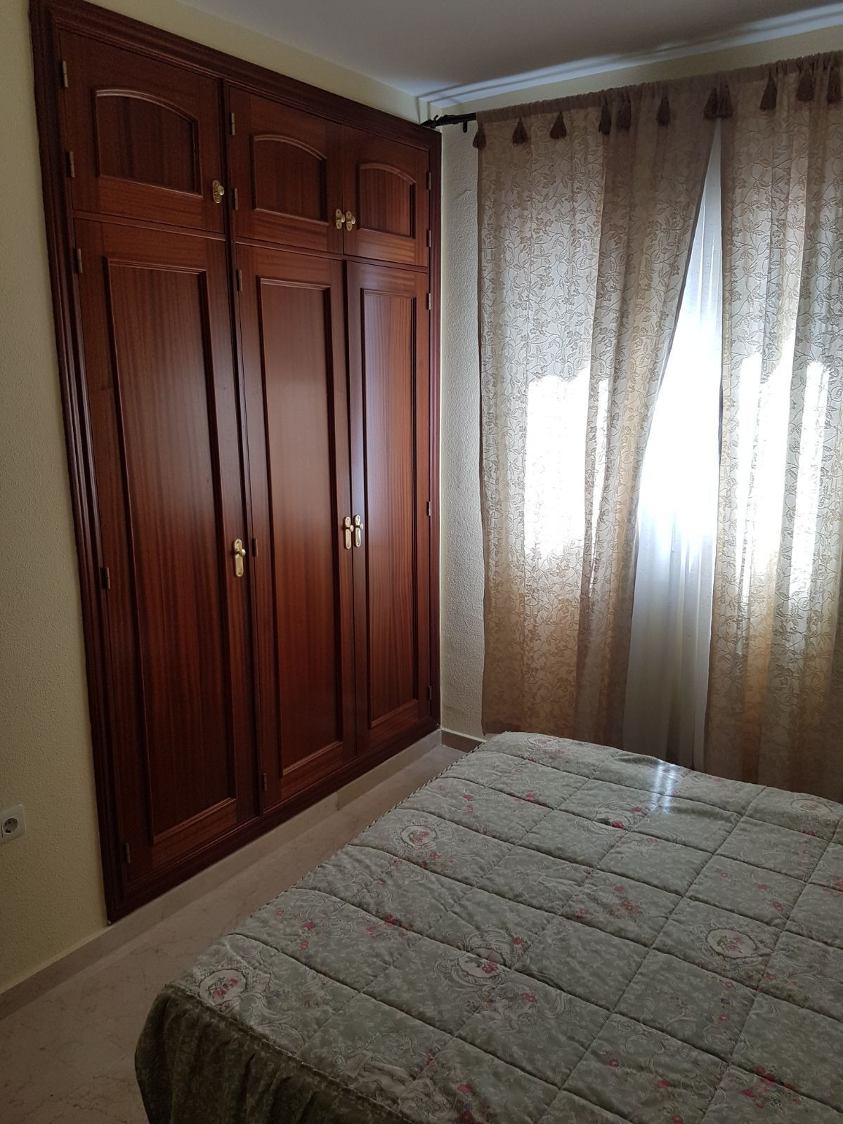 Se vende Apartamento Planta Media de 2 dormitorios en Costa Del Sol, Málaga, España