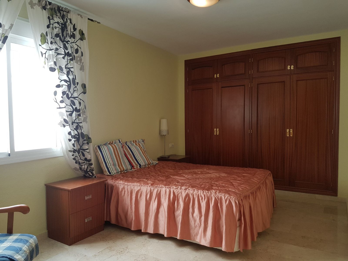 Se vende Apartamento Planta Media de 2 dormitorios en Costa Del Sol, Málaga, España