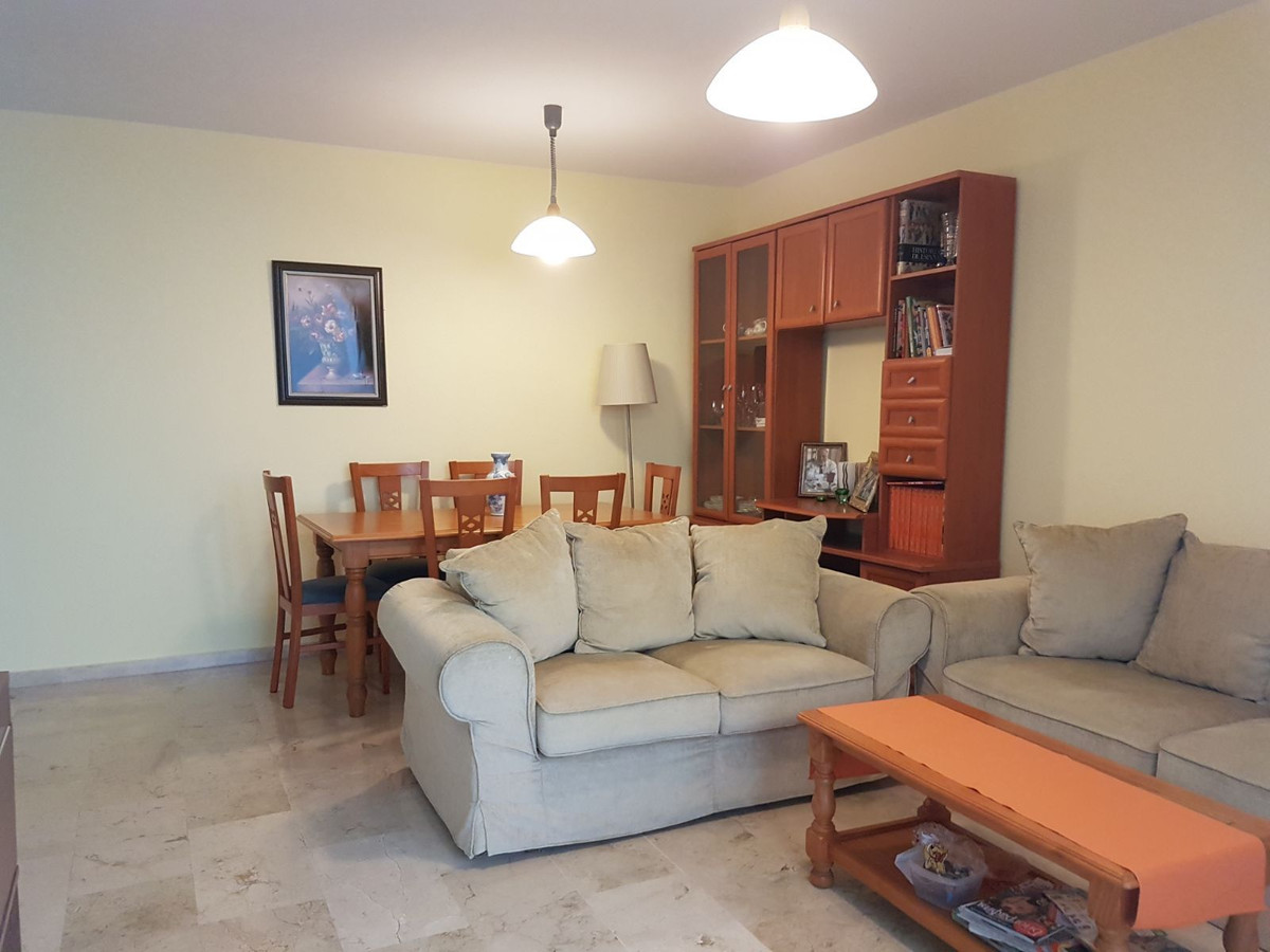 Se vende Apartamento Planta Media de 2 dormitorios en Costa Del Sol, Málaga, España