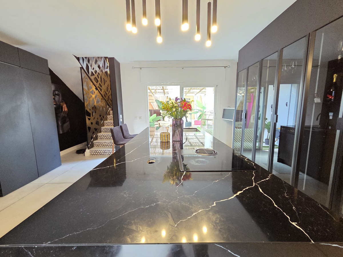 2 Bed Townhouse for sale in Nueva Andalucía Costa Del Sol, Málaga, Spain