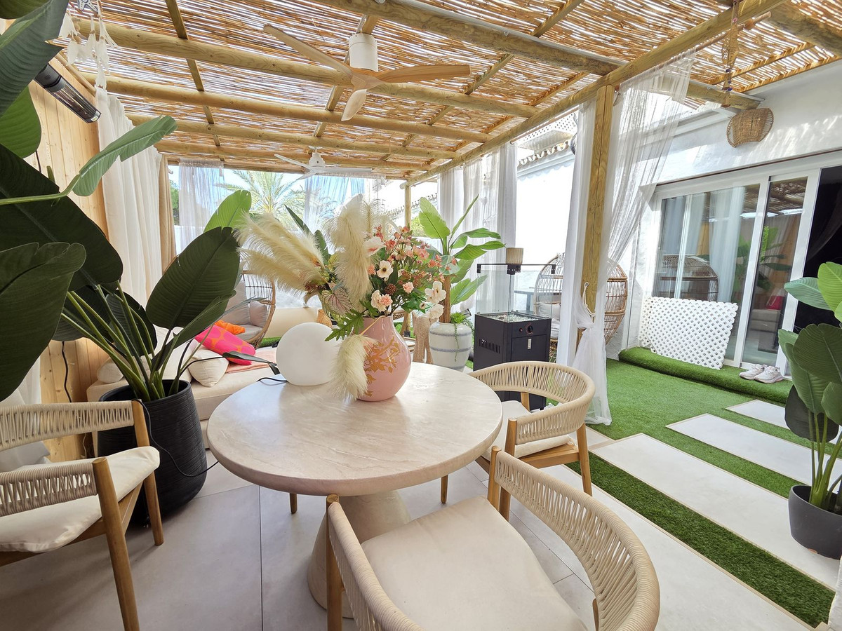 2 Bed Townhouse for sale in Nueva Andalucía Costa Del Sol, Málaga, Spain