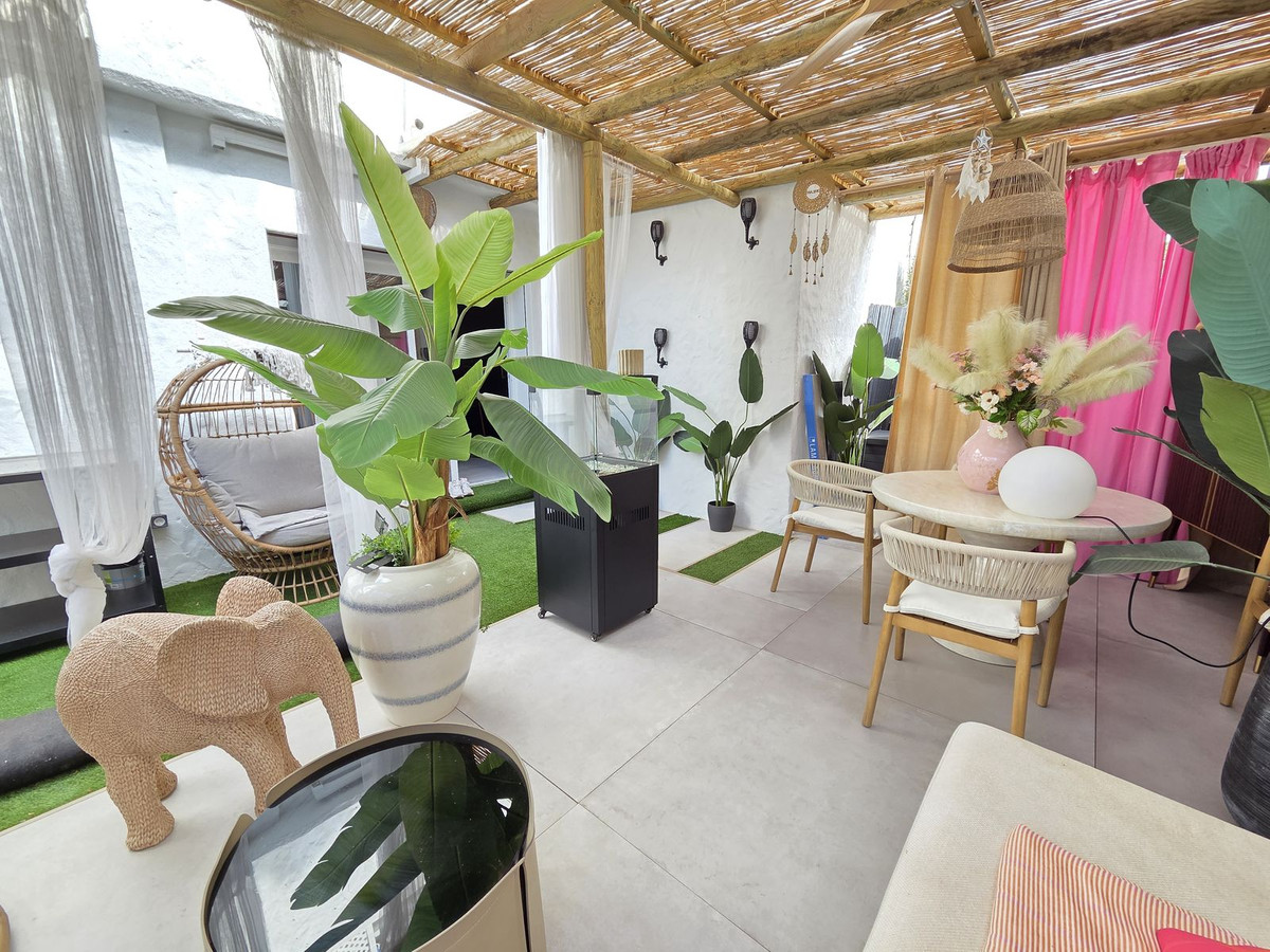 2 Bed Townhouse for sale in Nueva Andalucía Costa Del Sol, Málaga, Spain