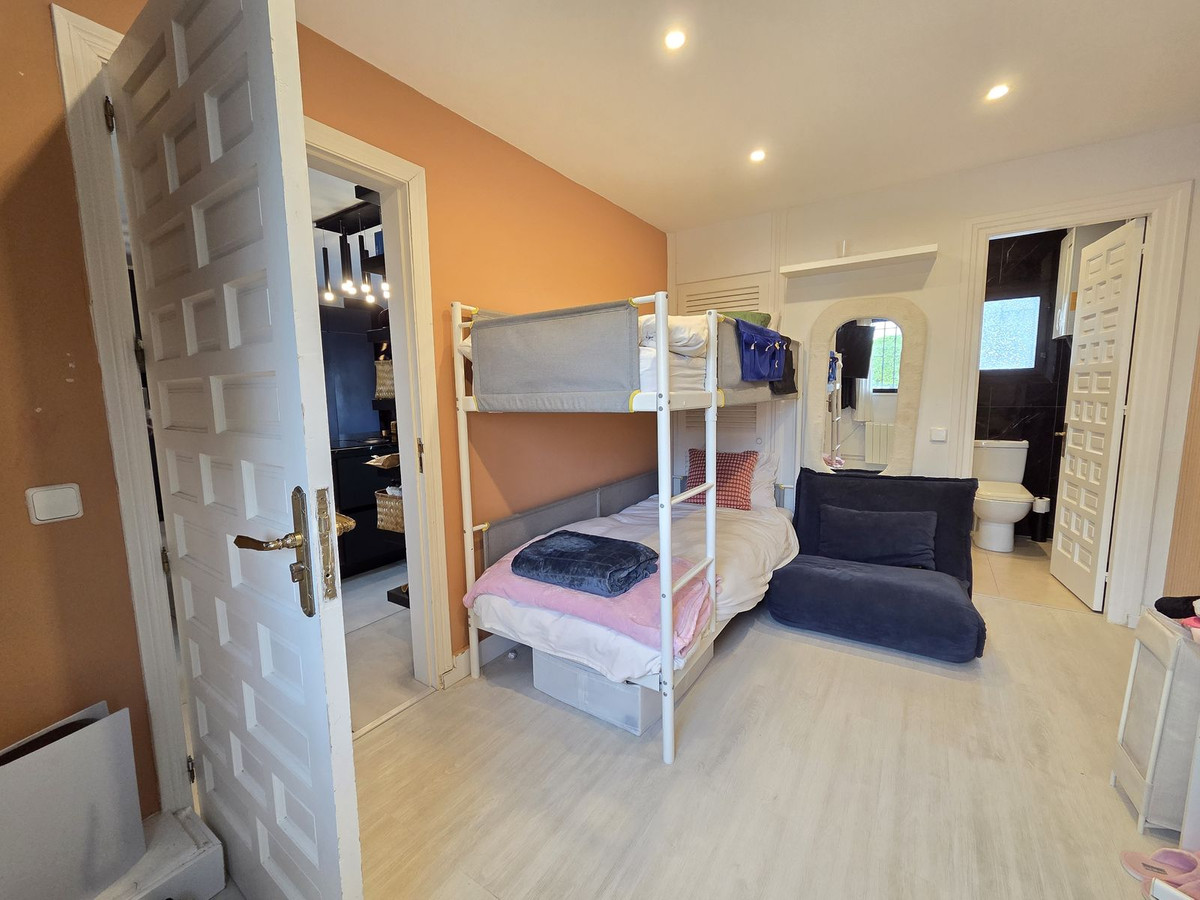 2 Bed Townhouse for sale in Nueva Andalucía Costa Del Sol, Málaga, Spain