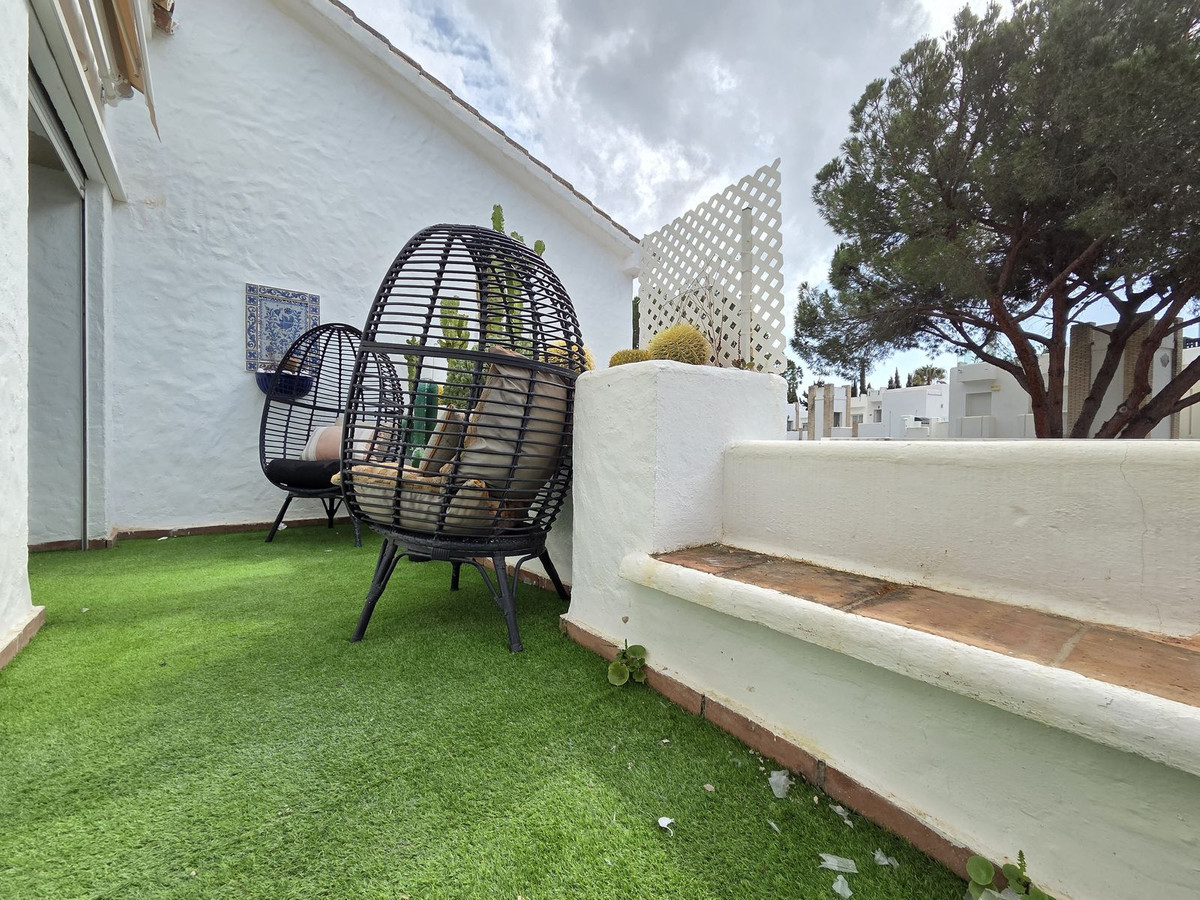 2 Bed Townhouse for sale in Nueva Andalucía Costa Del Sol, Málaga, Spain