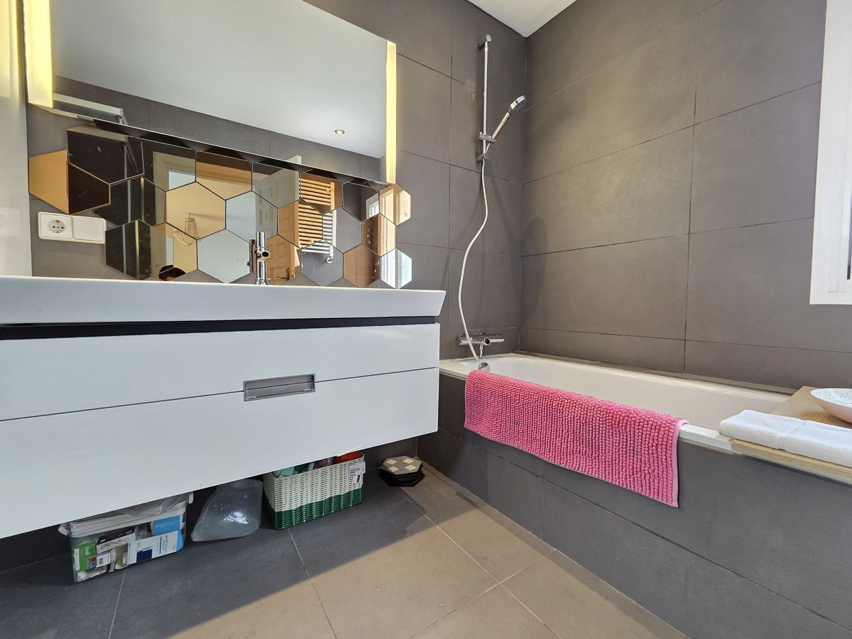 2 Bed Townhouse for sale in Nueva Andalucía Costa Del Sol, Málaga, Spain