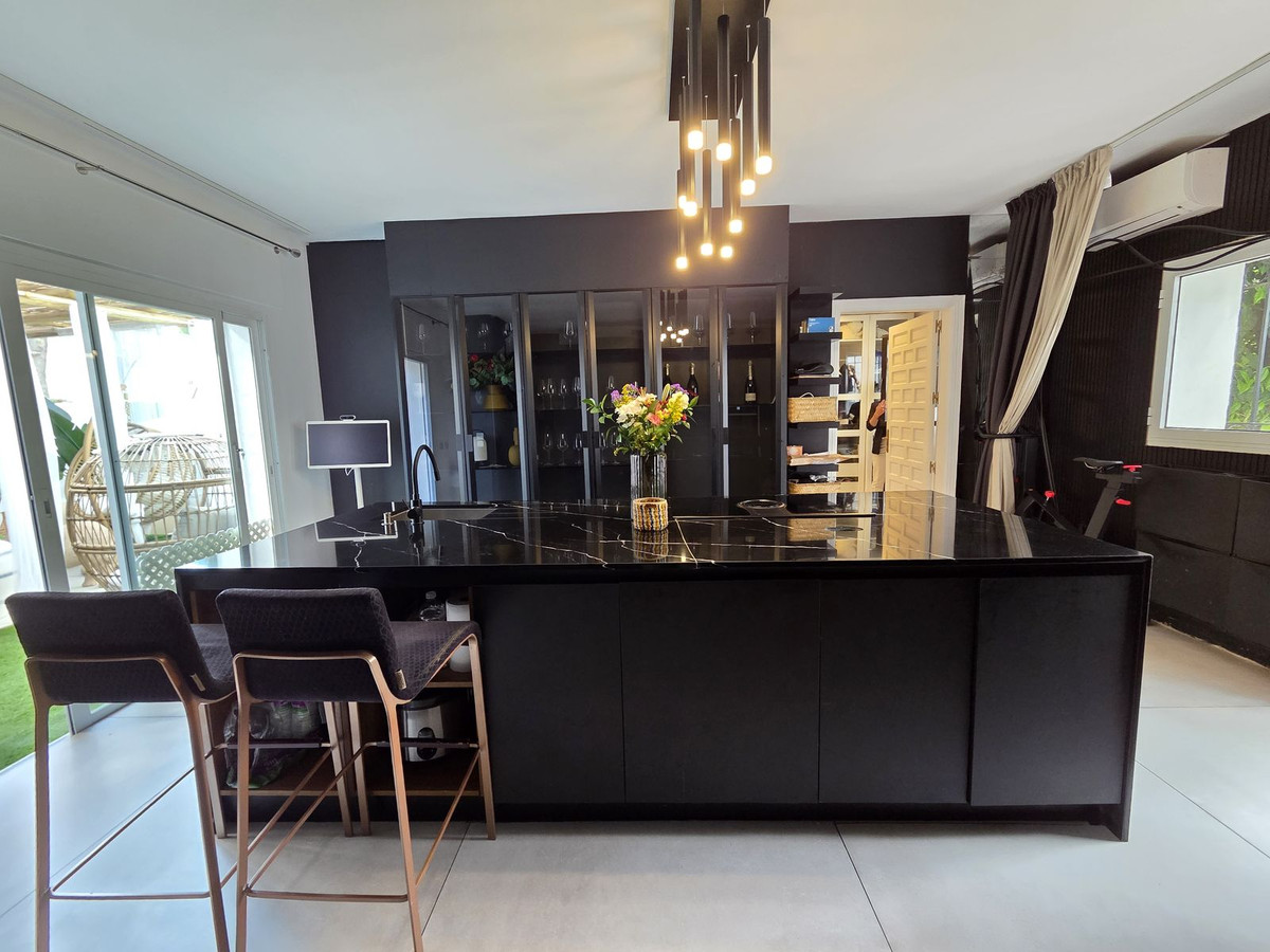 2 Bed Townhouse for sale in Nueva Andalucía Costa Del Sol, Málaga, Spain