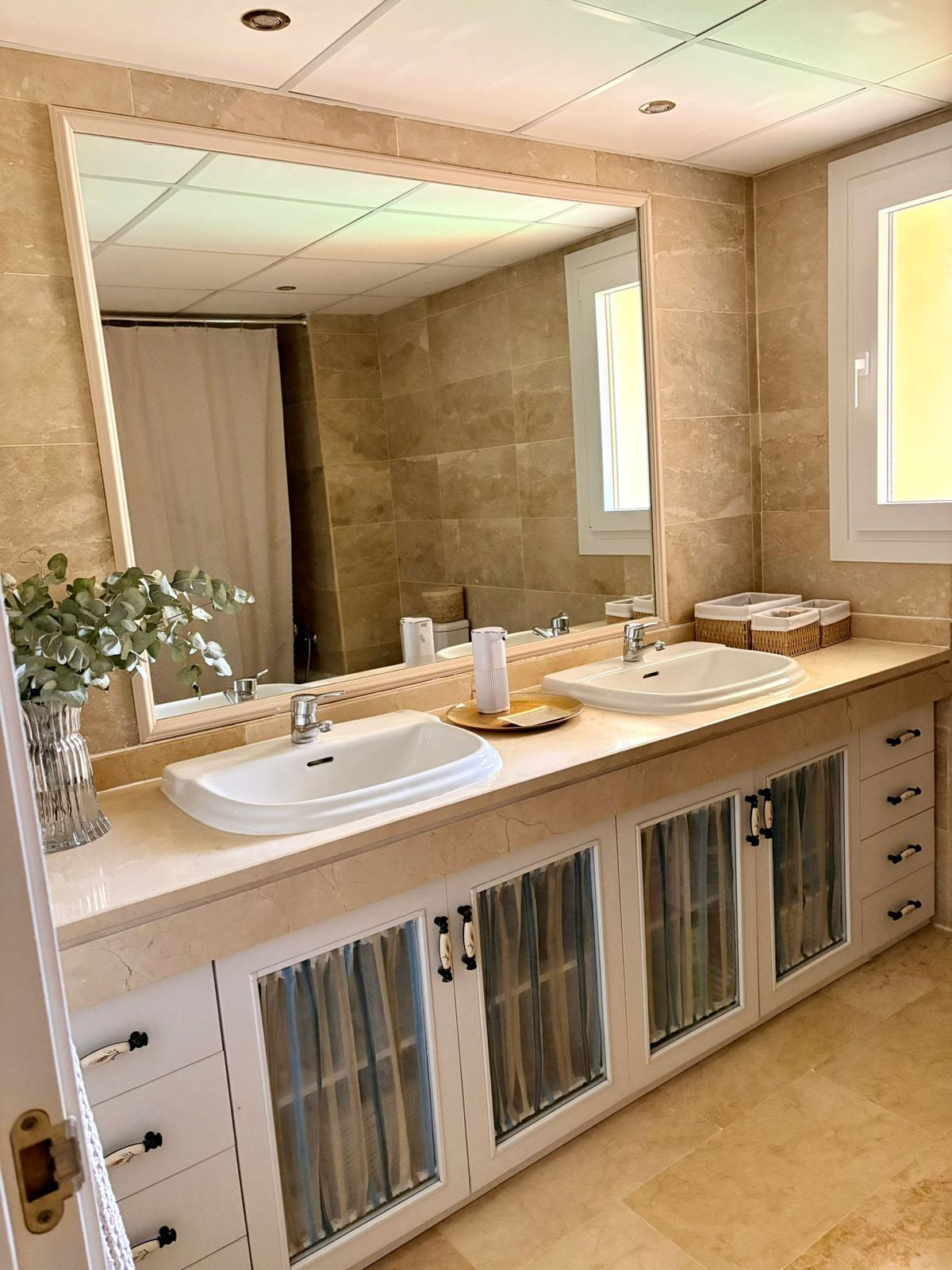 Se vende Apartamento Planta Media de 2 dormitorios en Costa Del Sol, Málaga, España