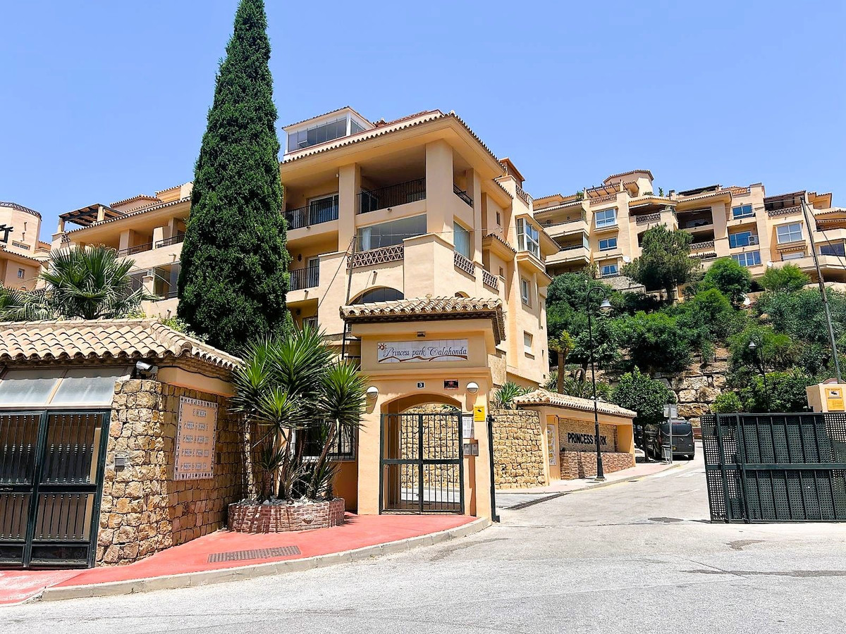 Se vende Apartamento Planta Media de 2 dormitorios en Costa Del Sol, Málaga, España