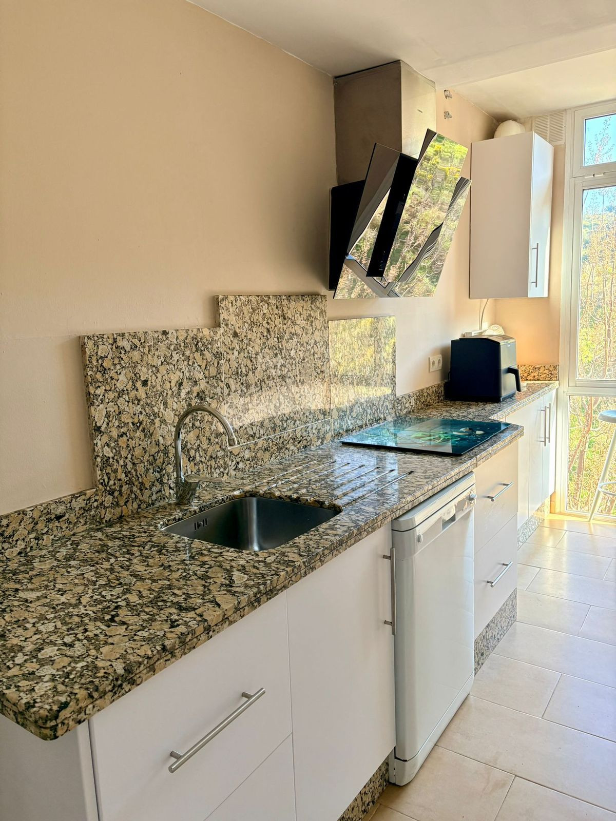 Se vende Apartamento Planta Media de 2 dormitorios en Costa Del Sol, Málaga, España