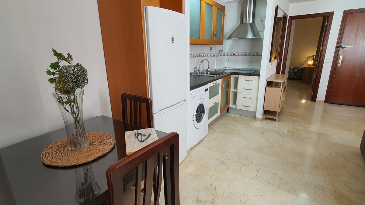 Se vende Apartamento Planta Media de 2 dormitorios en Costa Del Sol, Málaga, España