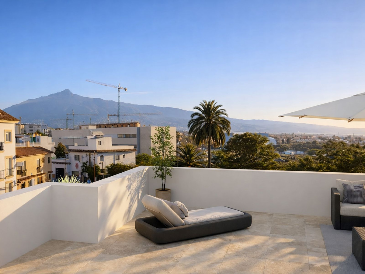 5 Bed Townhouse for sale in San Pedro De Alcántara Costa Del Sol, Málaga, Spain