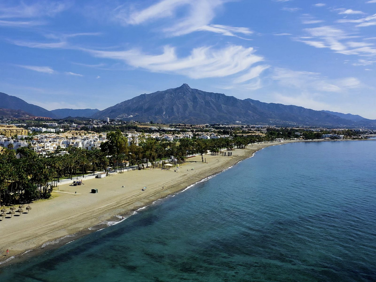 5 Bed Townhouse for sale in San Pedro De Alcántara Costa Del Sol, Málaga, Spain