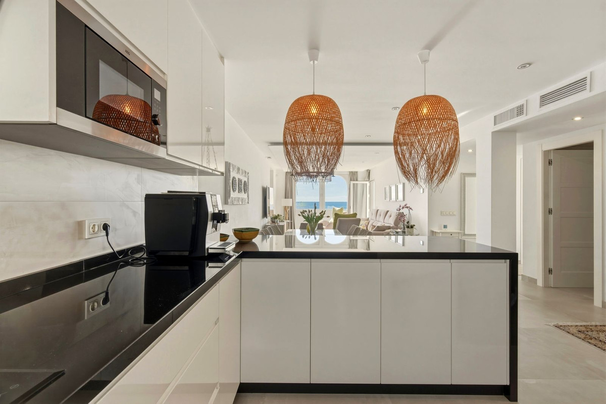 3 Bed Apartment for sale in Calahonda Costa Del Sol, Málaga, Spain