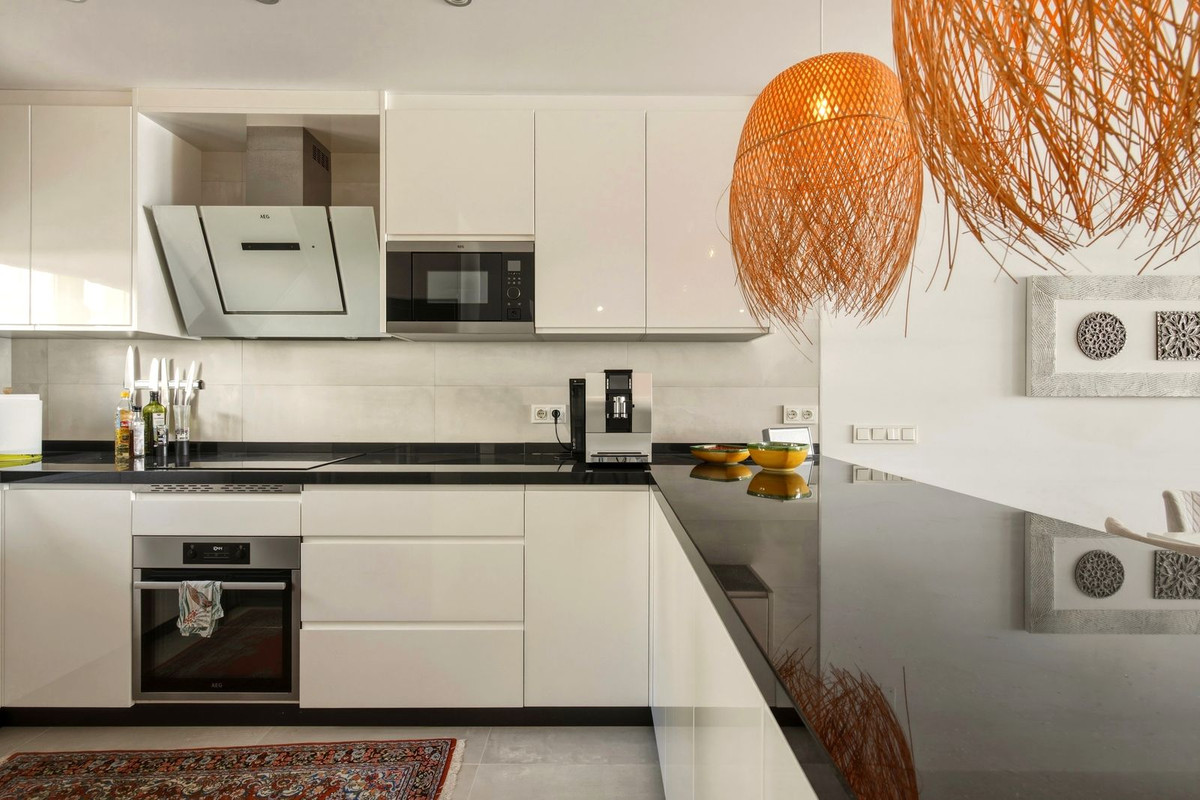 3 Bed Apartment for sale in Calahonda Costa Del Sol, Málaga, Spain