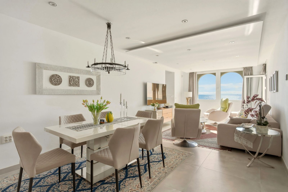 3 Bed Apartment for sale in Calahonda Costa Del Sol, Málaga, Spain