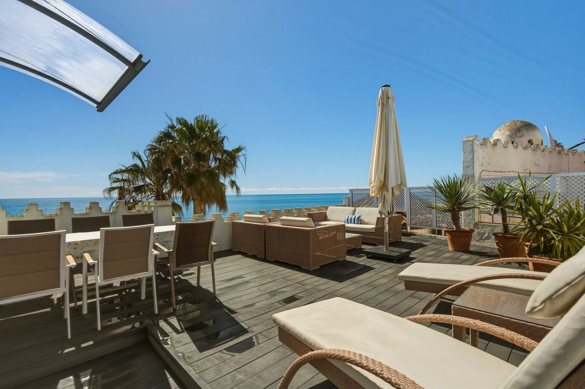 3 Bed Apartment for sale in Calahonda Costa Del Sol, Málaga, Spain