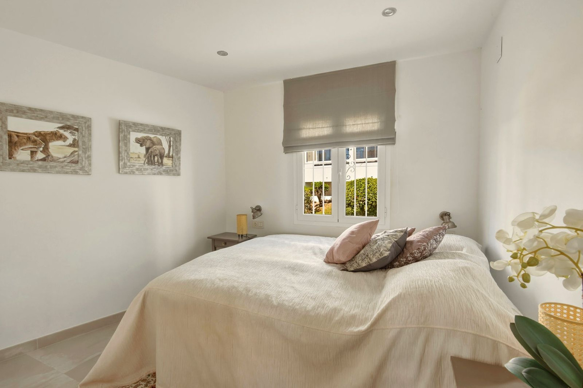 3 Bed Apartment for sale in Calahonda Costa Del Sol, Málaga, Spain