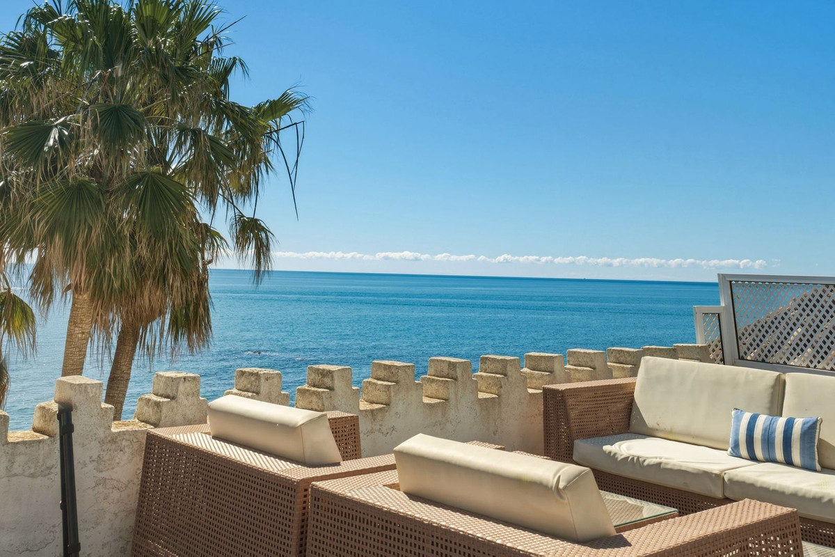 3 Bed Apartment for sale in Calahonda Costa Del Sol, Málaga, Spain