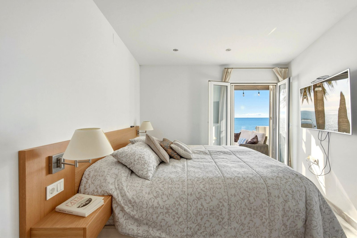 3 Bed Apartment for sale in Calahonda Costa Del Sol, Málaga, Spain