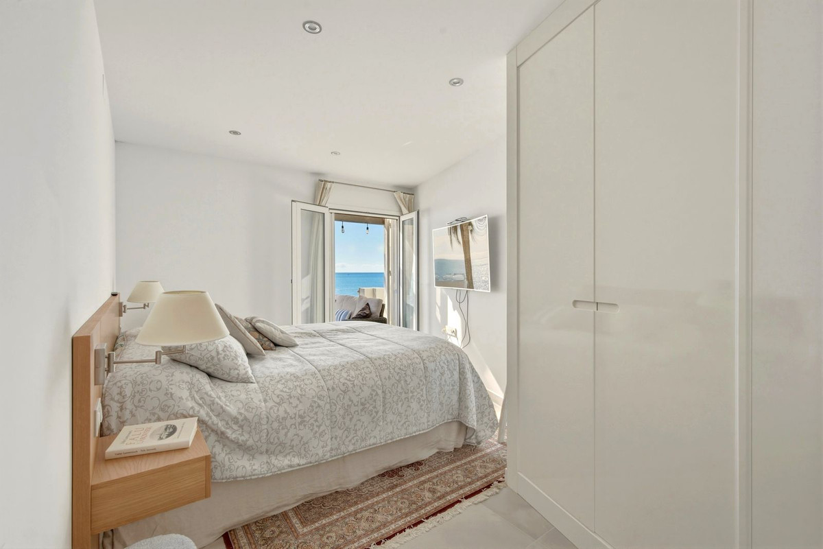 3 Bed Apartment for sale in Calahonda Costa Del Sol, Málaga, Spain