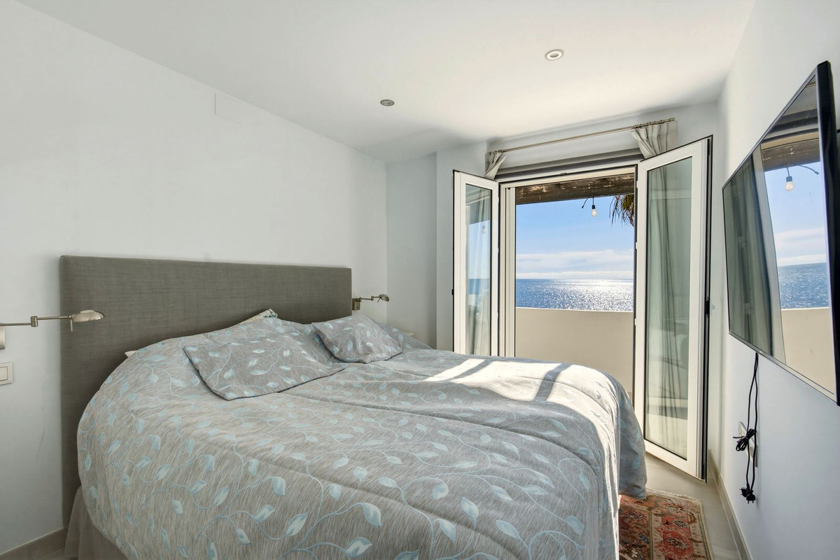 3 Bed Apartment for sale in Calahonda Costa Del Sol, Málaga, Spain