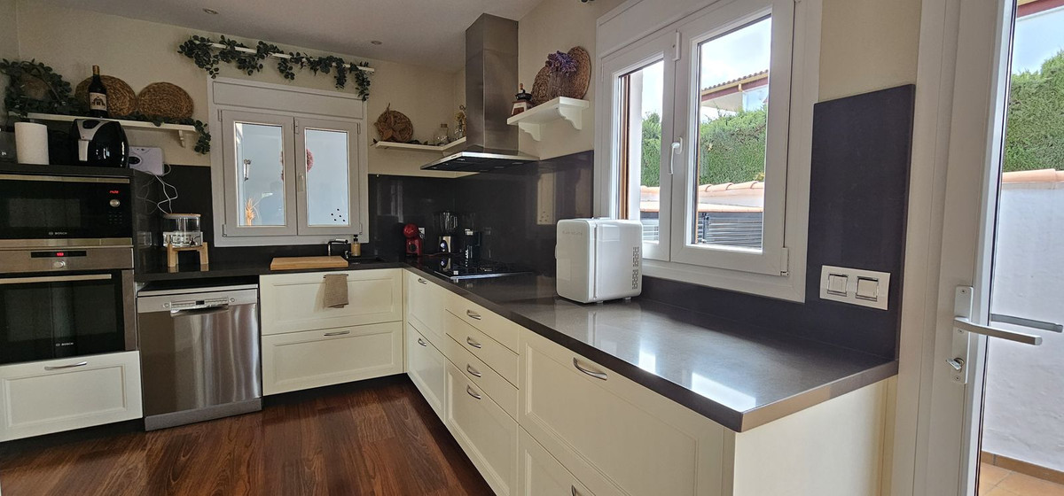 Se vende Villa - Chalet de 3 dormitorios en Costa Del Sol, Málaga, España