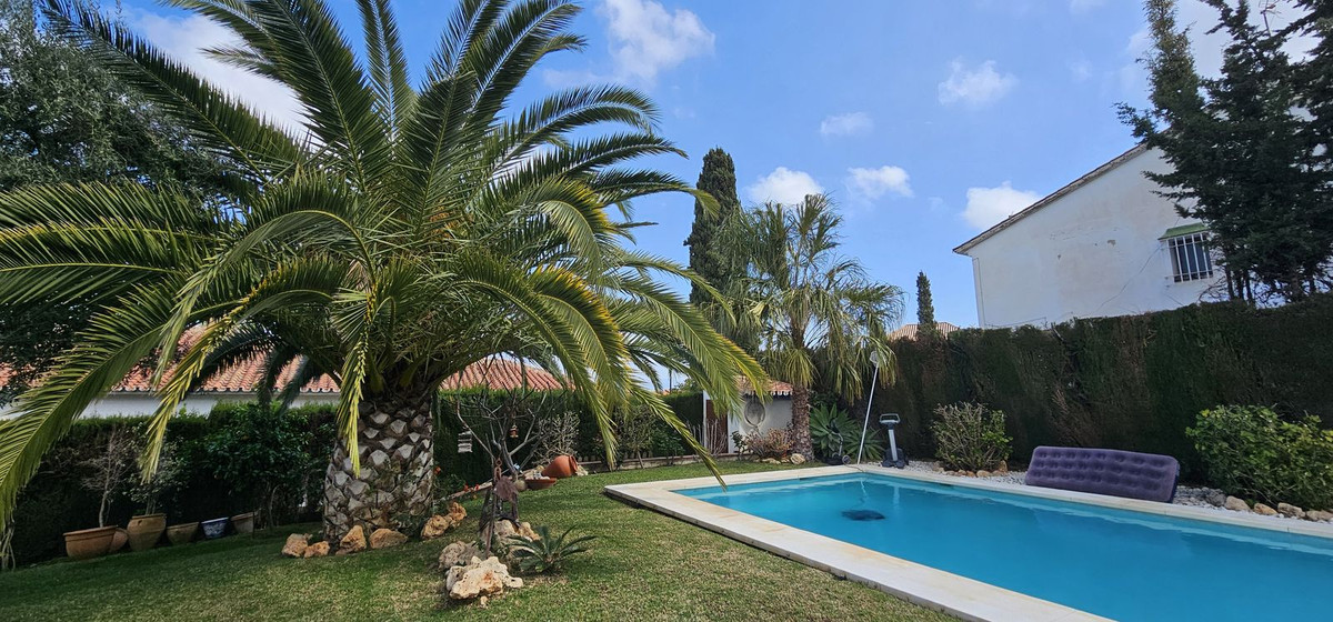 Se vende Villa - Chalet de 3 dormitorios en Costa Del Sol, Málaga, España